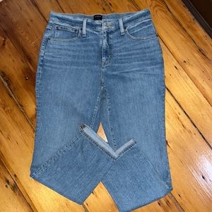 Jcrew womens slim boyfriend jeans. Never worn no tags. Runs big